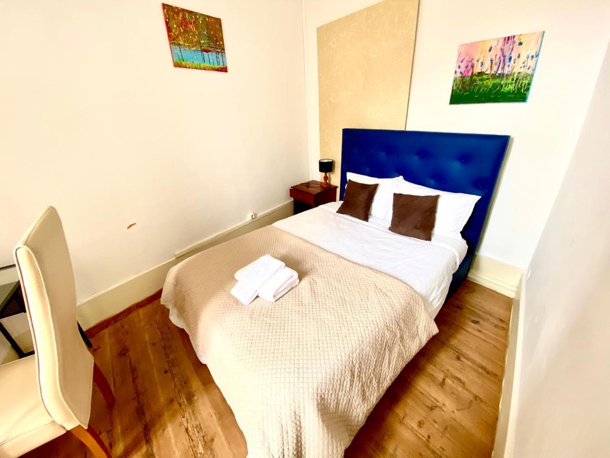 Nature Chiado 2- Cozy Little Double Room With Shared Bathroom Lisbon Bagian luar foto