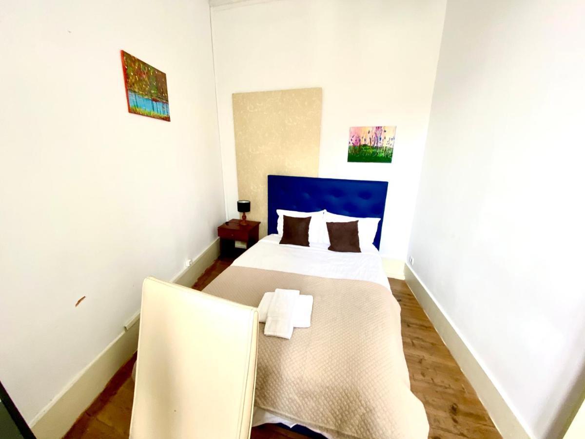 Nature Chiado 2- Cozy Little Double Room With Shared Bathroom Lisbon Bagian luar foto